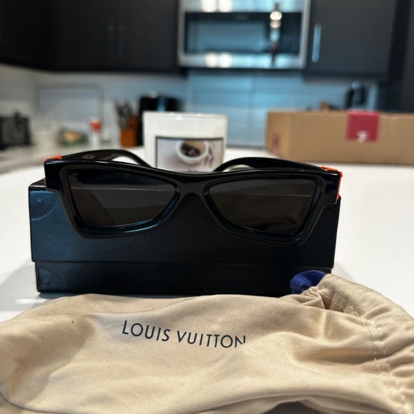 Louis Vuitton Spectacles (Virgil Abloh collab) - Picture 3 of 7